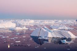 Lueurs lunaires sur Larsen A - Copyright: G. Chapelle / IPF / Alfred Wegener Institut