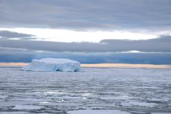 Entrée dans les glaces - Copyright: Gauthier Chapelle / Alfred Wegener Institut