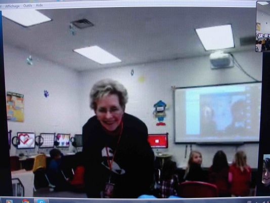 Vicki O'Neal was teaching 2nd grade students at Lincoln Elementary School in Baxter Springs  in 2014 and is now an instructional coach to the new teachers at the school. She has organised three videoconferences with Professor Sneeze since last year during which the students learned about the Polar Regions.