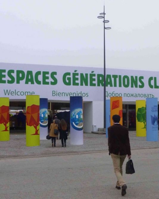 Next to the Conference Center where the negotiations take place, the Climate Generations Areas provide a huge space for debate and knowledge-sharing. Let's go in...