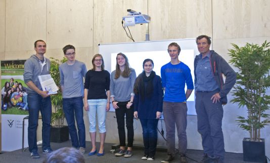 Alain Hubert en de klas van Bram Blancke van het Sint-Pieterscollege Jette.