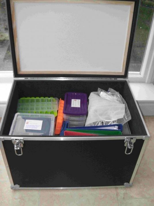 Experiment materials transport box