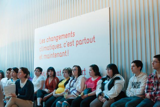 Les changements climatiques, c'est partout et maintenant : les Inuit vivent les conséquences de ces changements au quotidien.