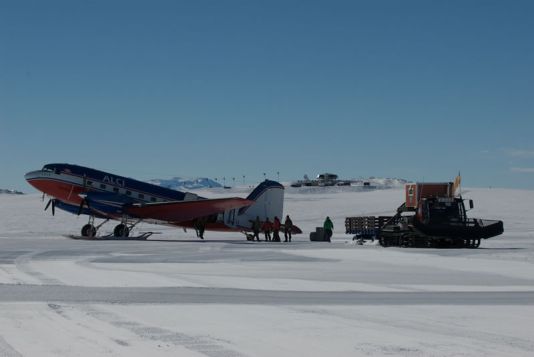 Scientists arriving by plane at the Princess Elisabeth Station (Utsteinen, Antarctica) on November 16th 2010. 