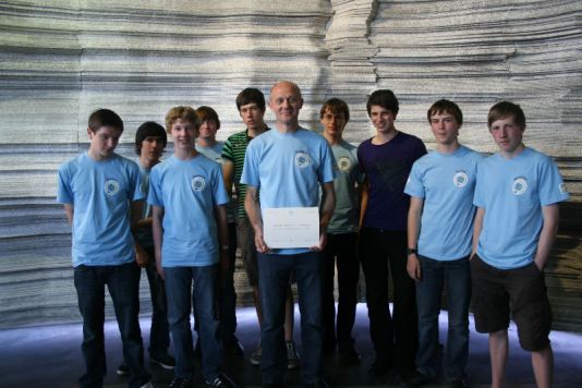 Teacher Wim Van Buggenhout and his students in Industrial Sciences from the GTI Londerzeel finished in second place.