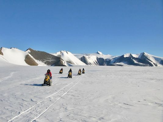 Hun dagtaak zit erop! Terug naar het Princess Elisabeth Antarctica-station. 