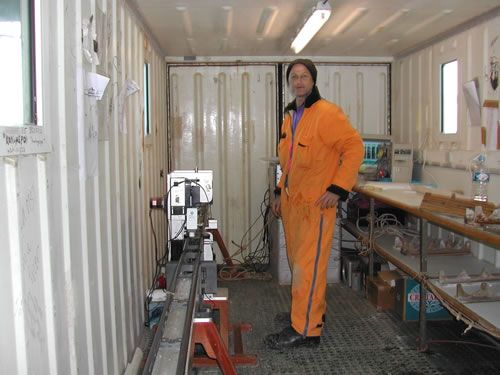 Dr. Will Howard (University of Tasmania) is preparing the Multi-sensor Track (MST) for core analysis on board R/V Marion Dufresne. It investigates the core density, P-wave velocity (speed of sound) and magnetic susceptibility (metal-detector). These analyses might provide a fast and first insight of the core content, stratigraphy and probably age (in comparing with other cores).