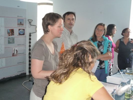 Luca Miserere (right from Isabelle), winner of the 2012 summer school, during the workshop on climate change.
